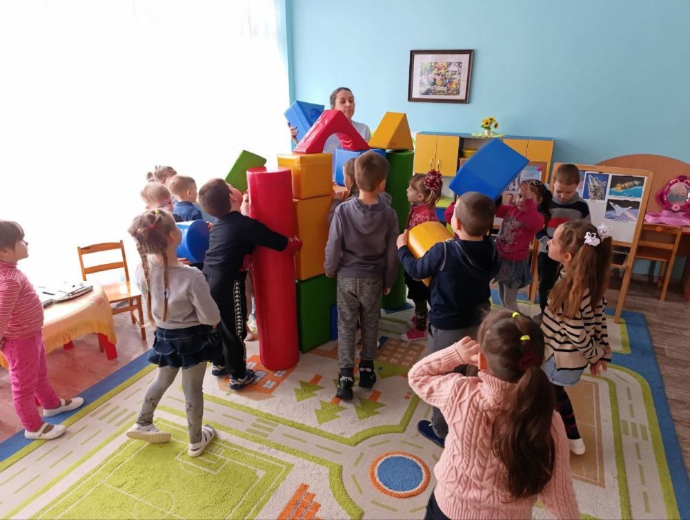 В дошкольном подразделении ГБОУ "Светлодарский УВК" прошла тематическая неделя, посвящённая Дню космонавтики В дошкольном подразделении ГБОУ "Светлодарский УВК" прошла тематическая неделя, посвящённая Дню космонавтики