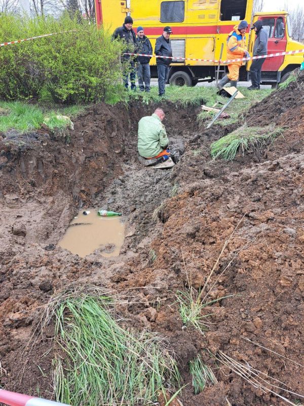 Владимирцы ликвидировали течь на сетях водоснабжения в Кировском Владимирцы ликвидировали течь на сетях водоснабжения в Кировском