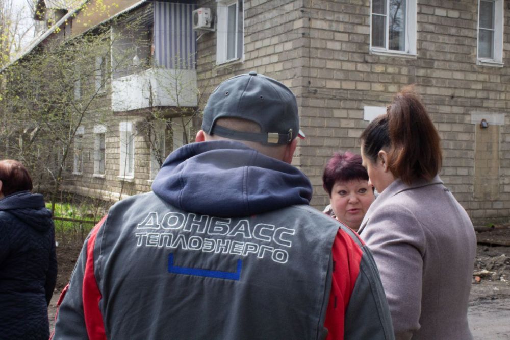 Анна Кондрыкинская: Сегодня с коллегами из Ассоциации председателей советов многоквартирных домов ДНР, руководителем филиала ГУП ДНР «Донбасстеплоэнерго» и заместителем руководителя Единого фонда по управлению МКД ДНР... Анна Кондрыкинская: Сегодня с коллегами из Ассоциации председателей советов многоквартирных домов ДНР, руководителем филиала ГУП ДНР «Донбасстеплоэнерго» и заместителем руководителя Единого фонда по управлению МКД ДНР...