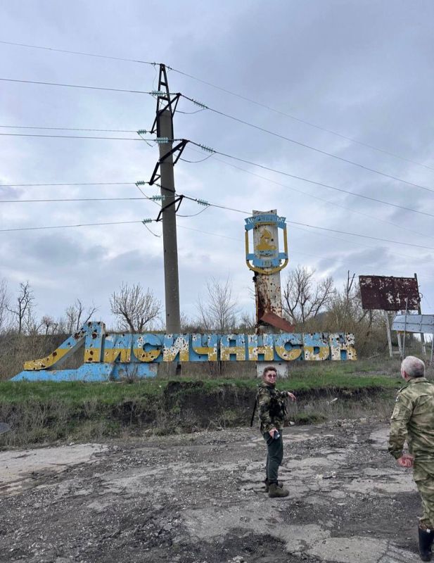 Пока одни громко рассуждают о патриотизме, другие просто берут и едут на фронт – к нашим бойцам Пока одни громко рассуждают о патриотизме, другие просто берут и едут на фронт – к нашим бойцам