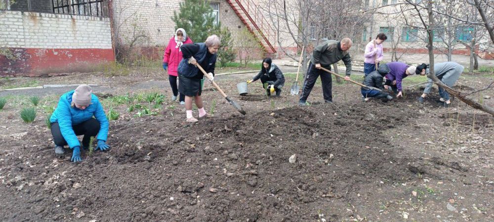 Снежнянцы отдали частичку благодарности и тепла героям Снежнянцы отдали частичку благодарности и тепла героям