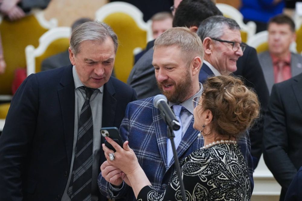 Пока одни громко рассуждают о патриотизме, другие просто берут и едут на фронт – к нашим бойцам Пока одни громко рассуждают о патриотизме, другие просто берут и едут на фронт – к нашим бойцам