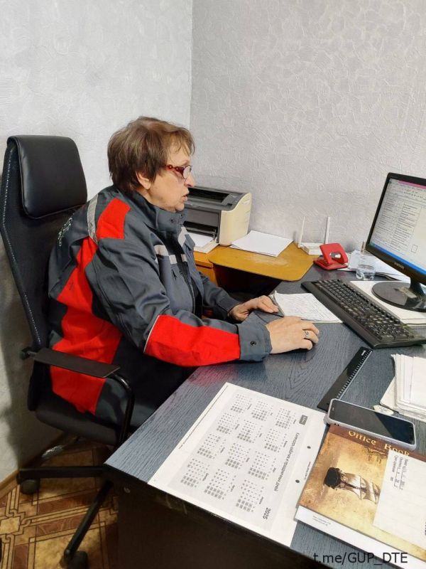 СОТРУДНИКИ ЦЕХА ПО РЕМОНТУ И ОБСЛУЖИВАНИЮ КИПиА «СНЕЖНОЕТЕПЛОСЕТИ»: МАСТЕРСТВО И ПРЕДАННОСТЬ ДЕЛУ КАК ЗАЛОГ КОМФОРТА В ДОМАХ ПОТРЕБИТЕЛЕЙ СОТРУДНИКИ ЦЕХА ПО РЕМОНТУ И ОБСЛУЖИВАНИЮ КИПиА «СНЕЖНОЕТЕПЛОСЕТИ»: МАСТЕРСТВО И ПРЕДАННОСТЬ ДЕЛУ КАК ЗАЛОГ КОМФОРТА В ДОМАХ ПОТРЕБИТЕЛЕЙ