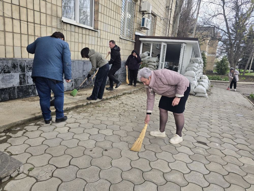 Николай Михайлов: Во исполнение Поручения Главы Донецкой Народной Республики Дениса Владимировича Пушилина, по партийному проекту «Городская среда», в рамках двухмесячника по благоустройству населенных пунктов в... Николай Михайлов: Во исполнение Поручения Главы Донецкой Народной Республики Дениса Владимировича Пушилина, по партийному проекту «Городская среда», в рамках двухмесячника по благоустройству населенных пунктов в...