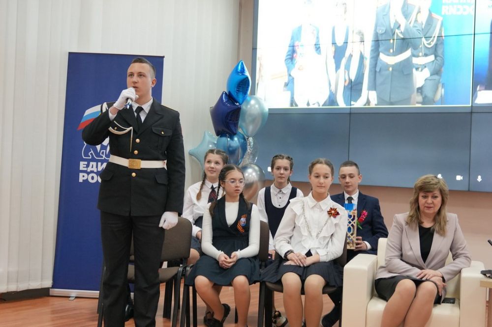 Ольга Колударова: В преддверии Дня космонавтики в Министерстве образования и науки ДНР при поддержке регионального отделения партии "Единая Россия" для школьников Республики состоялся телемост с Героем Российской Федерации... Ольга Колударова: В преддверии Дня космонавтики в Министерстве образования и науки ДНР при поддержке регионального отделения партии "Единая Россия" для школьников Республики состоялся телемост с Героем Российской Федерации...