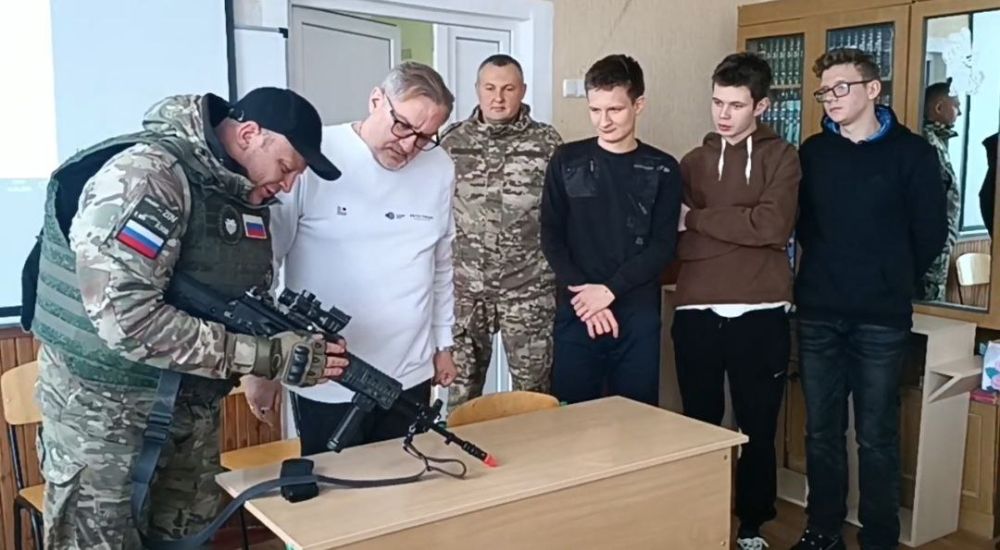 Александр Качанов: В Докучаевске прошла встреча активистов «Движение Первых» с участниками специальной военной операции в рамках Года защитника Отечества Александр Качанов: В Докучаевске прошла встреча активистов «Движение Первых» с участниками специальной военной операции в рамках Года защитника Отечества