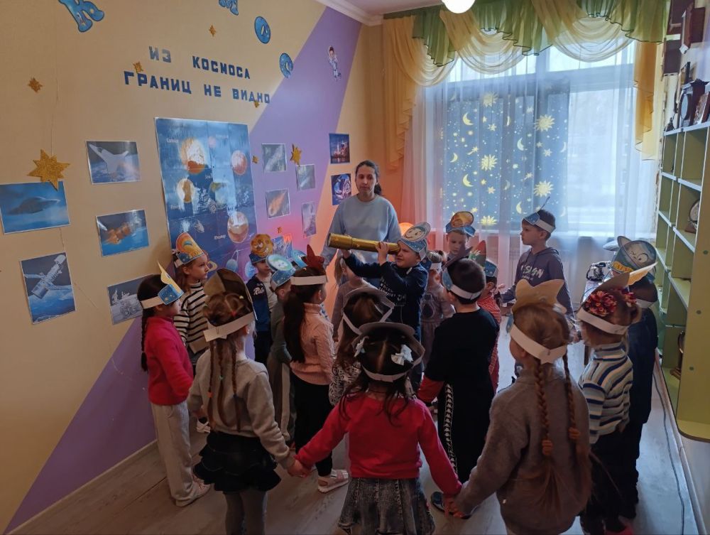 В дошкольном подразделении ГБОУ "Светлодарский УВК" прошла тематическая неделя, посвящённая Дню космонавтики В дошкольном подразделении ГБОУ "Светлодарский УВК" прошла тематическая неделя, посвящённая Дню космонавтики