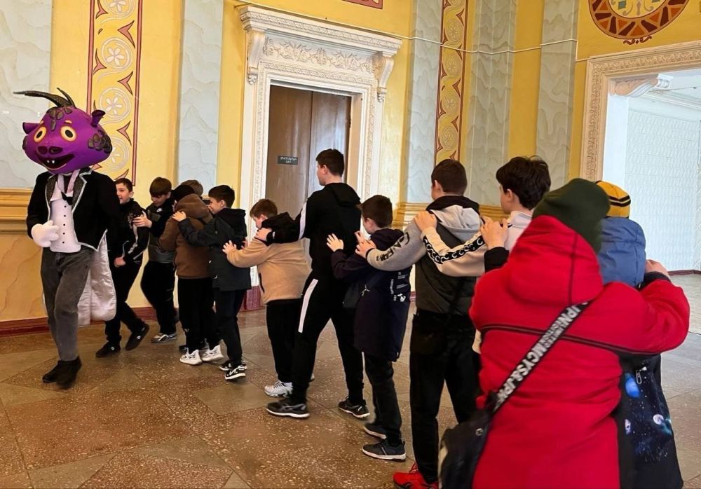 11 апреля в стенах Дворца культуры имени Карла Маркса развернулось настоящее космическое действо: творческие силы Харцызского городского Дворца культуры, Харцызской детской школы искусств и Волонтёрского центра Дома... 11 апреля в стенах Дворца культуры имени Карла Маркса развернулось настоящее космическое действо: творческие силы Харцызского городского Дворца культуры, Харцызской детской школы искусств и Волонтёрского центра Дома...
