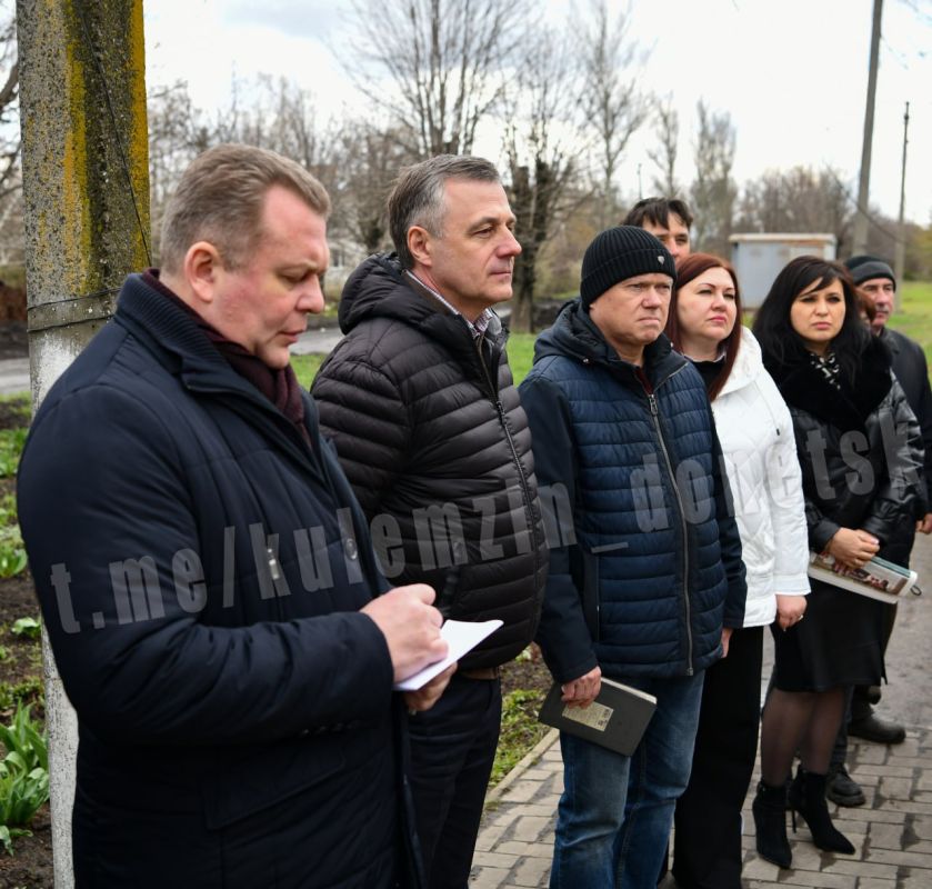 Алексей Кулемзин: Сегодня встретился с жителями села Луганское Петровского района, которое долгие годы находилось в прифронтовой зоне Алексей Кулемзин: Сегодня встретился с жителями села Луганское Петровского района, которое долгие годы находилось в прифронтовой зоне