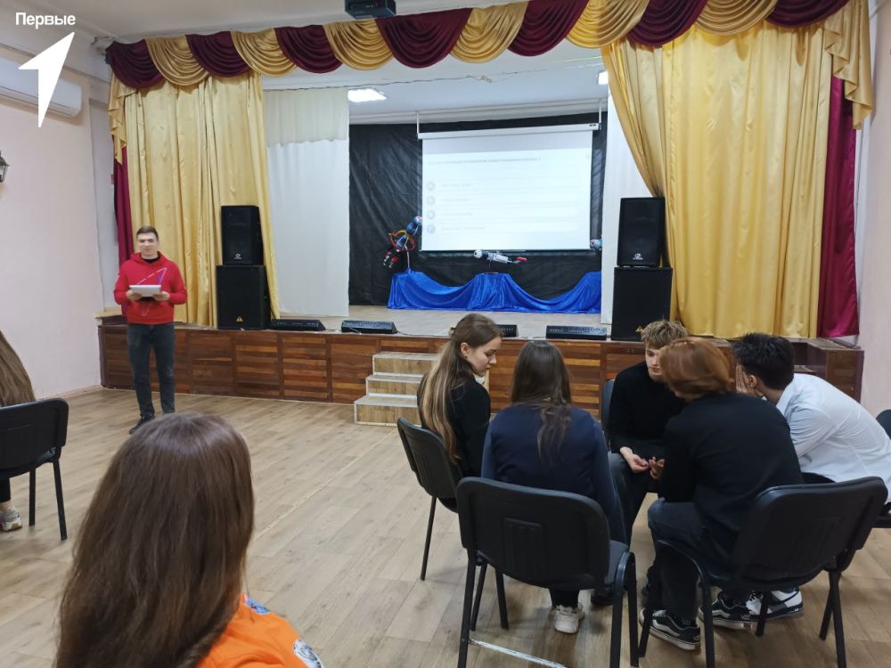 Полетели. В преддверии Дня Космонавтики, совместно с местным отделение ВПП «Единая Россия», для Первых из Гимназии им. Г.Т. Берегового прошла захватывающей викторина, посвященная космическим открытиям и достижениям Полетели. В преддверии Дня Космонавтики, совместно с местным отделение ВПП «Единая Россия», для Первых из Гимназии им. Г.Т. Берегового прошла захватывающей викторина, посвященная космическим открытиям и достижениям