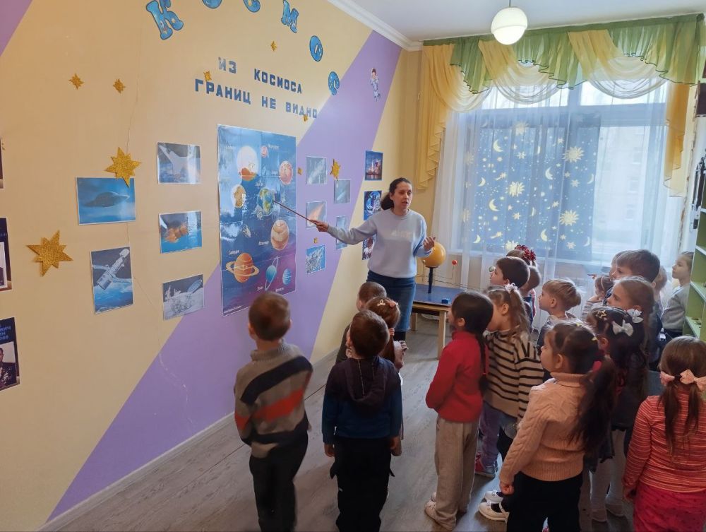 В дошкольном подразделении ГБОУ "Светлодарский УВК" прошла тематическая неделя, посвящённая Дню космонавтики В дошкольном подразделении ГБОУ "Светлодарский УВК" прошла тематическая неделя, посвящённая Дню космонавтики