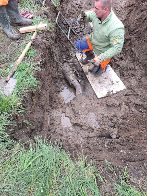 Владимирцы ликвидировали течь на сетях водоснабжения в Кировском Владимирцы ликвидировали течь на сетях водоснабжения в Кировском
