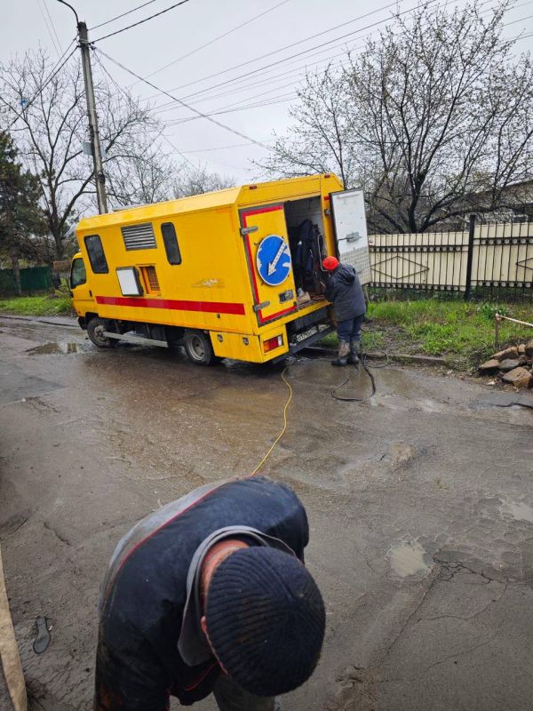 Сегодня, 11 апреля, сотрудниками ГУП ДНР "Вода Донбасса" совместно с подрядной организацией шеф-региона г. Москва, проводились аварийно-восстановительные работы на сетях водоснабжения на ул. Санаторная, 1, в Ленинском... Сегодня, 11 апреля, сотрудниками ГУП ДНР "Вода Донбасса" совместно с подрядной организацией шеф-региона г. Москва, проводились аварийно-восстановительные работы на сетях водоснабжения на ул. Санаторная, 1, в Ленинском...