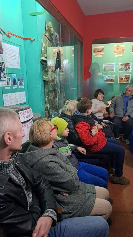 В Харцызске прошла выставка в память о погибших земляках В Харцызске прошла выставка в память о погибших земляках