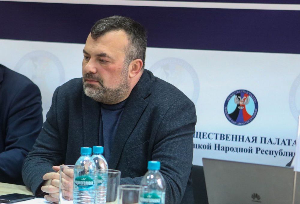 Член ОП РФ Владимир Рогов: Необходимо, чтобы воссоединенные субъекты скорей стали полноценной Россией Член ОП РФ Владимир Рогов: Необходимо, чтобы воссоединенные субъекты скорей стали полноценной Россией