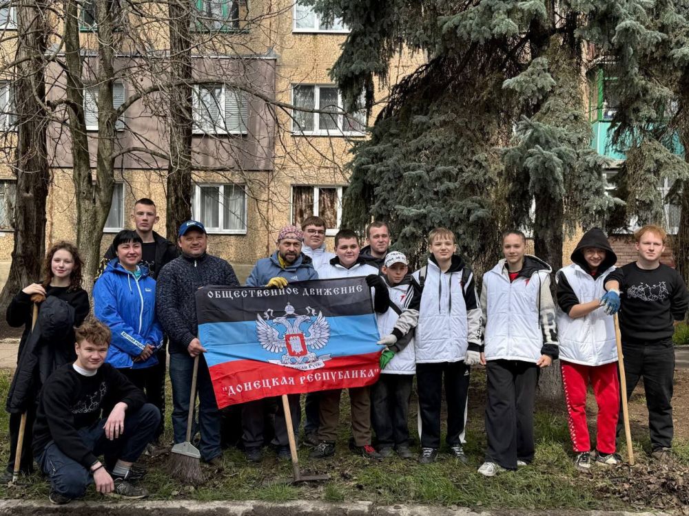 Виктория Жукова: Сегодня прошел городской субботник, и наша молодежь не осталась в стороне! Ребята активно включились в городской субботник, проявив свою гражданскую позицию и заботу о родном округе Виктория Жукова: Сегодня прошел городской субботник, и наша молодежь не осталась в стороне! Ребята активно включились в городской субботник, проявив свою гражданскую позицию и заботу о родном округе
