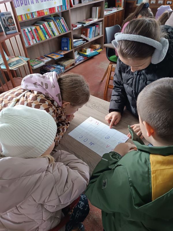 В Дмитровской библиотеке ко Дню космонавтики проведена развлекательная викторина «Они были первыми» В Дмитровской библиотеке ко Дню космонавтики проведена развлекательная викторина «Они были первыми»