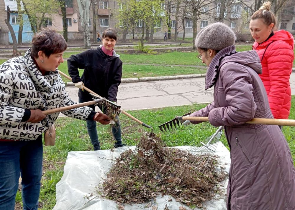 Иван Адамец: В рамках общегородского субботника, который прошёл 12 апреля, хотелось бы особо отметить активное участие коммунальных предприятий, сотрудников образовательных учреждений, организаций всех форм собственности и... Иван Адамец: В рамках общегородского субботника, который прошёл 12 апреля, хотелось бы особо отметить активное участие коммунальных предприятий, сотрудников образовательных учреждений, организаций всех форм собственности и...
