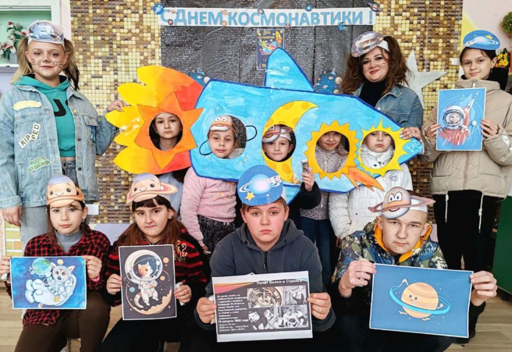 Ко Дню космонавтики в Доме культуры поселка Степное была проведена познавательно-игровая программа «Остров космических сокровищ» Ко Дню космонавтики в Доме культуры поселка Степное была проведена познавательно-игровая программа «Остров космических сокровищ»