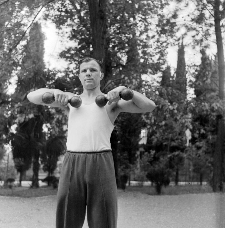 12 апреля 1961 года состоялся исторический первый полет человека в космос 12 апреля 1961 года состоялся исторический первый полет человека в космос
