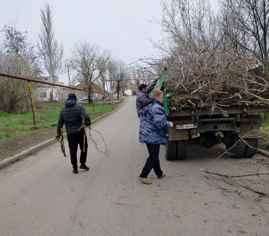 Наталья Великодная: В очередной субботний выходной, в рамках двухмесячника по благоустройству, многие трудовые коллективы, так как Администрации округа, муниципального совета, учреждений, предприятий, и организаций, а также... Наталья Великодная: В очередной субботний выходной, в рамках двухмесячника по благоустройству, многие трудовые коллективы, так как Администрации округа, муниципального совета, учреждений, предприятий, и организаций, а также...