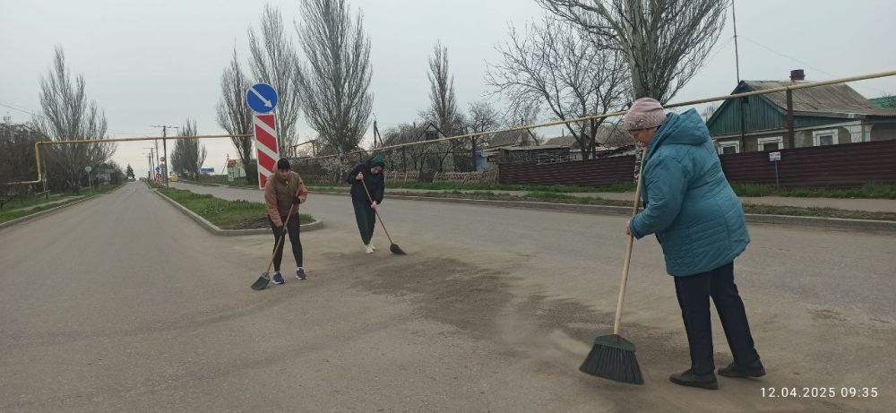Наталья Великодная: В очередной субботний выходной, в рамках двухмесячника по благоустройству, многие трудовые коллективы, так как Администрации округа, муниципального совета, учреждений, предприятий, и организаций, а также... Наталья Великодная: В очередной субботний выходной, в рамках двухмесячника по благоустройству, многие трудовые коллективы, так как Администрации округа, муниципального совета, учреждений, предприятий, и организаций, а также...