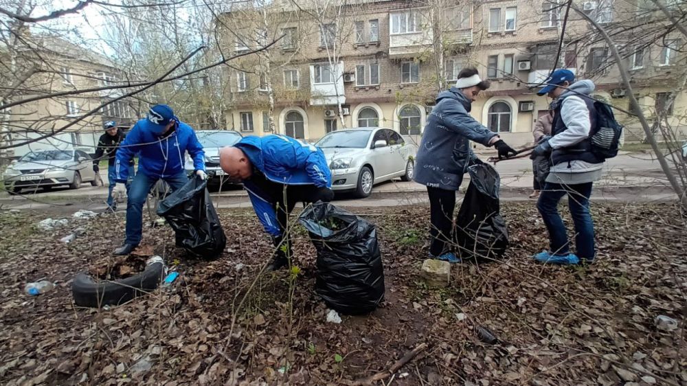Елена Синецкая: Сделаем мир чище!. Сегодня, 12 апреля, в рамках проекта «Городская среда» партии «Единая Россия», сотрудники Управы Калининского внутригородского района приняли участие в общегородском субботнике по... Елена Синецкая: Сделаем мир чище!. Сегодня, 12 апреля, в рамках проекта «Городская среда» партии «Единая Россия», сотрудники Управы Калининского внутригородского района приняли участие в общегородском субботнике по...