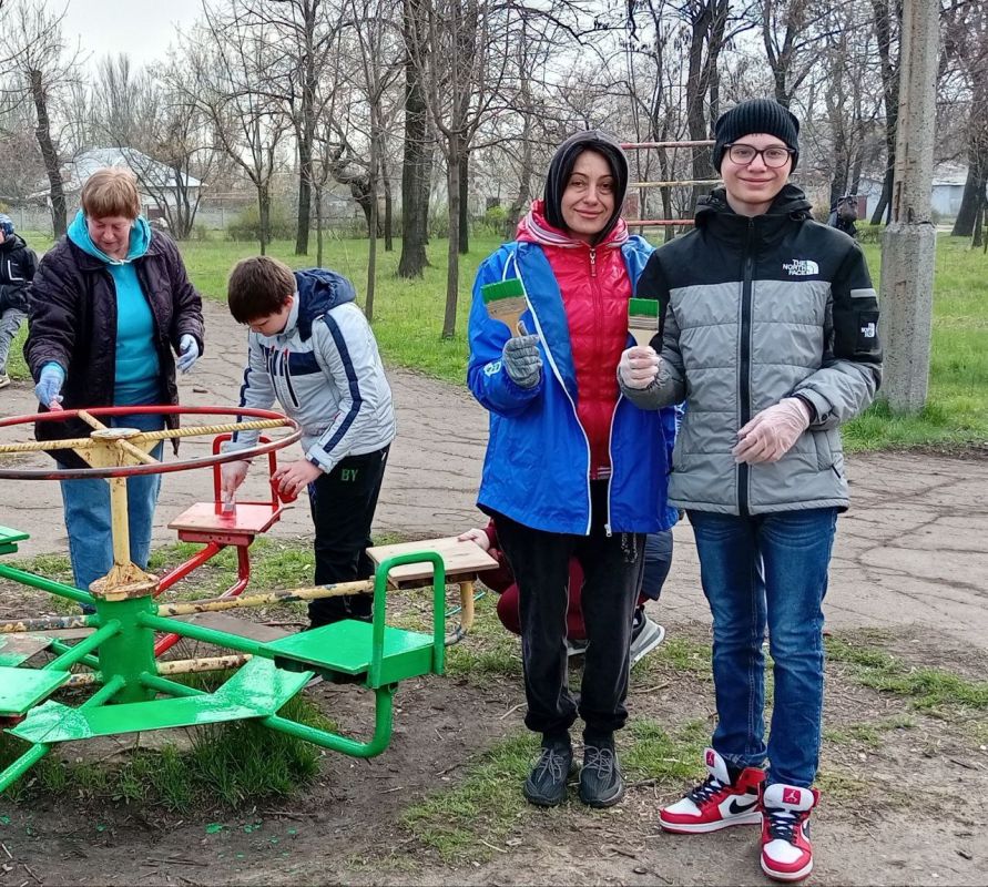 Наталья Бегуненко: Субботник Управы Петровского внутригородского района Администрации городского округа Донецк Наталья Бегуненко: Субботник Управы Петровского внутригородского района Администрации городского округа Донецк