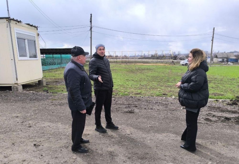 В ходе рабочей поездки заместитель главы Ясиноватского муниципального округа Лисовенко Каролина Юрьевна и заведующий сектором по вопросам сельского хозяйства Селеменев Владимир Ильич посетили фермерское хозяйство "РОЩА-АГРО" В ходе рабочей поездки заместитель главы Ясиноватского муниципального округа Лисовенко Каролина Юрьевна и заведующий сектором по вопросам сельского хозяйства Селеменев Владимир Ильич посетили фермерское хозяйство "РОЩА-АГРО"