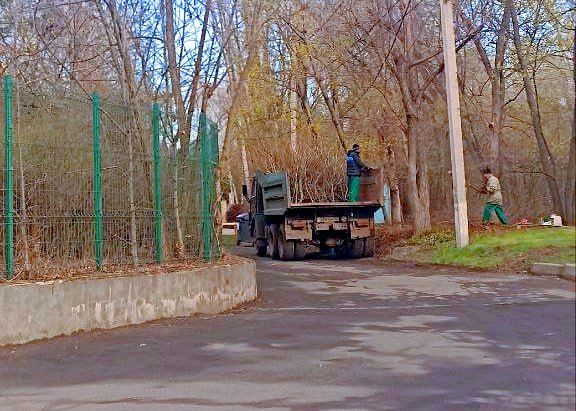 Иван Адамец: В рамках общегородского субботника, который прошёл 12 апреля, хотелось бы особо отметить активное участие коммунальных предприятий, сотрудников образовательных учреждений, организаций всех форм собственности и... Иван Адамец: В рамках общегородского субботника, который прошёл 12 апреля, хотелось бы особо отметить активное участие коммунальных предприятий, сотрудников образовательных учреждений, организаций всех форм собственности и...