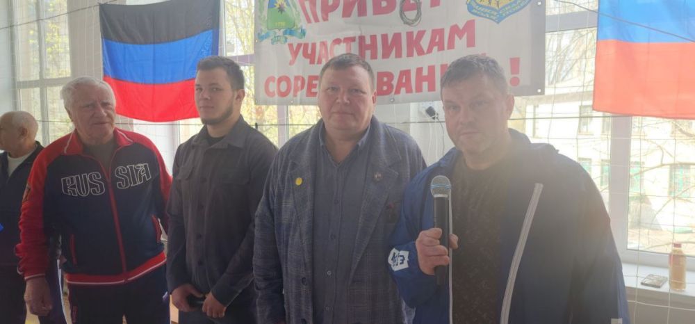 13 апреля в Торезе в МБУ "ДЮСШ №2 г о. Торез" прошло открытое первенство по самбо, посвященное памяти героя Социалистического Труда А.Г. Стаханова, в рамках партийного проекта "Выбор сильных" 13 апреля в Торезе в МБУ "ДЮСШ №2 г о. Торез" прошло открытое первенство по самбо, посвященное памяти героя Социалистического Труда А.Г. Стаханова, в рамках партийного проекта "Выбор сильных"