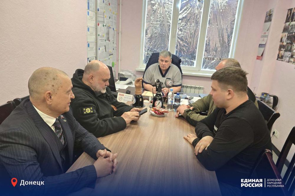 Книги для солдатской библиотеки в протезно-ортопедическом центре Книги для солдатской библиотеки в протезно-ортопедическом центре