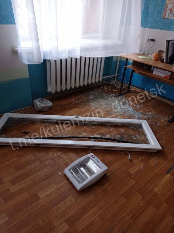 Обстрелом ВСУ В Донецке поврежден 10-й интернат и общежитие вуза Обстрелом ВСУ В Донецке поврежден 10-й интернат и общежитие вуза