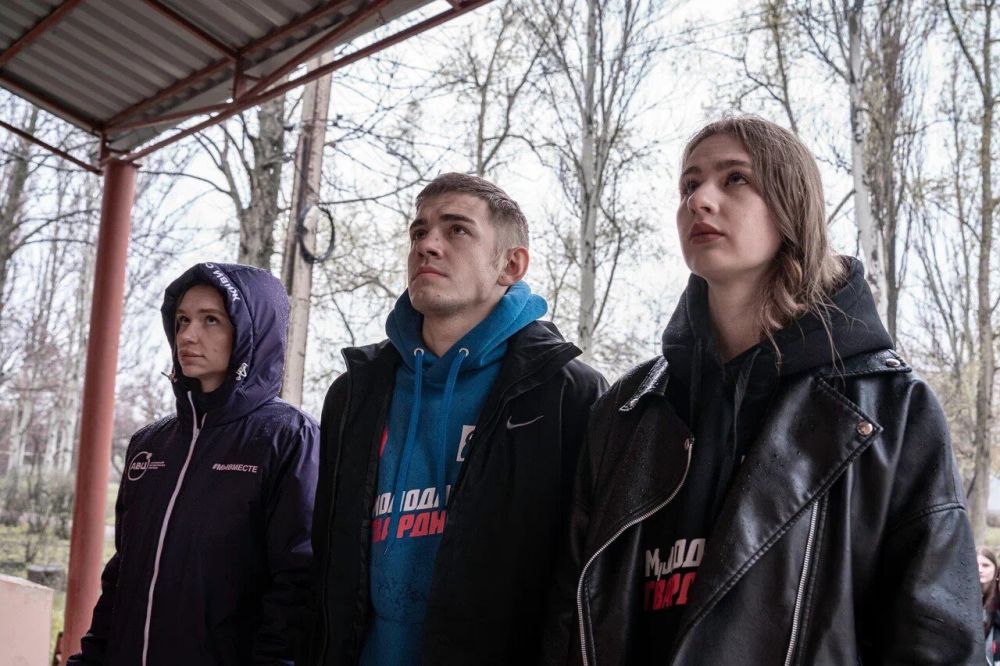 Молодежь почтила память первого погибшего в ДНР волонтера Рубена Аванесяна Молодежь почтила память первого погибшего в ДНР волонтера Рубена Аванесяна