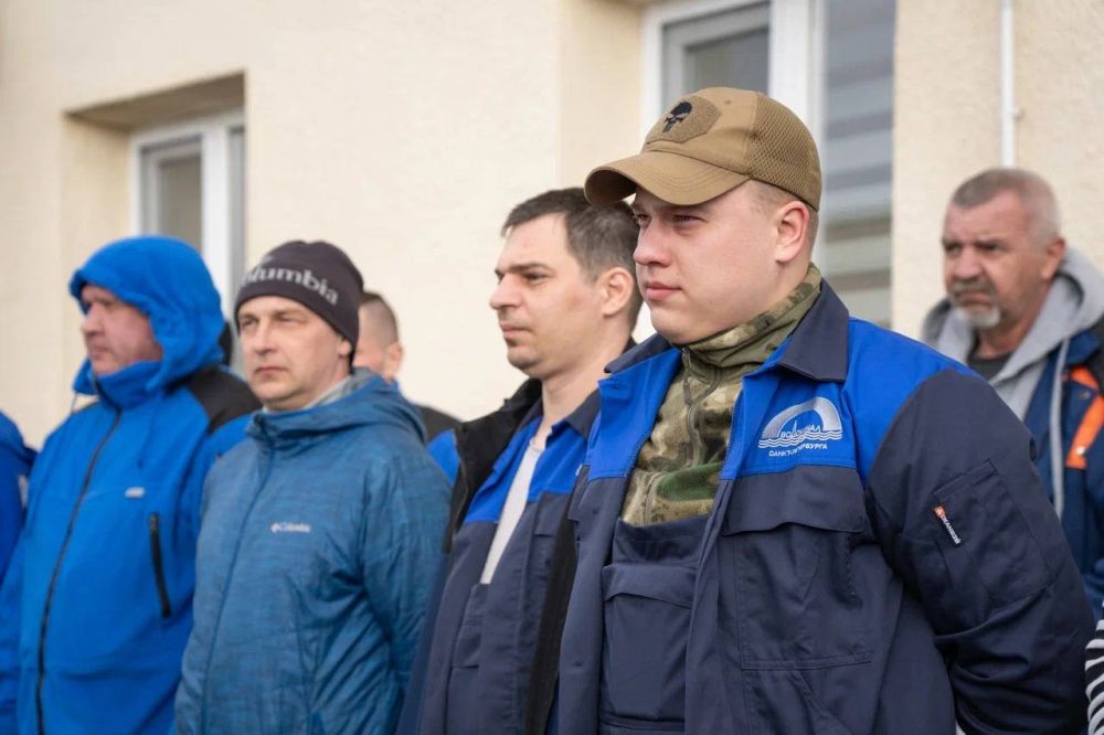 Наши в Мариуполе Поблагодарили за труд петербургских специалистов и правоохранителей, которые помогают возрождать город-побратим Наши в Мариуполе Поблагодарили за труд петербургских специалистов и правоохранителей, которые помогают возрождать город-побратим