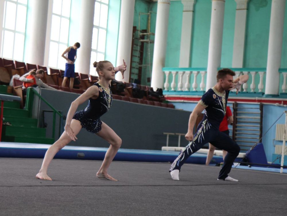 Юрий Мартынов: На выходных в Донецке прошли чемпионат и первенство Республики по спортивной акробатике Юрий Мартынов: На выходных в Донецке прошли чемпионат и первенство Республики по спортивной акробатике