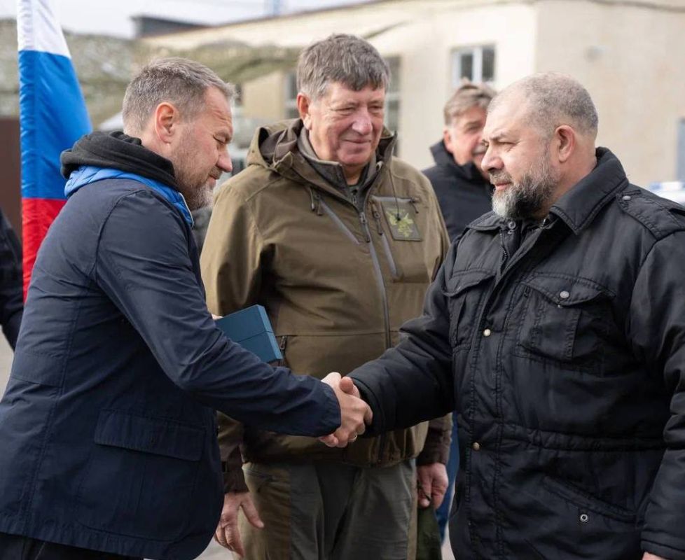Спикер Петербургского ЗакСа посетил Мариуполь Спикер Петербургского ЗакСа посетил Мариуполь