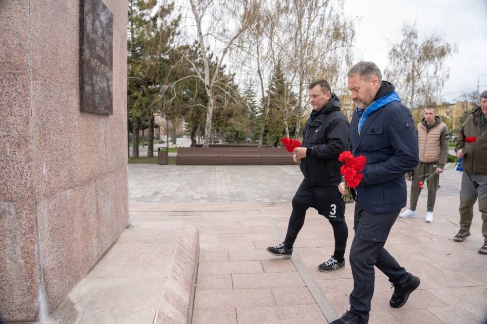 Спикер Петербургского ЗакСа посетил Мариуполь Спикер Петербургского ЗакСа посетил Мариуполь