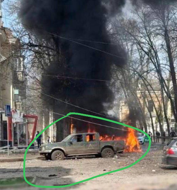 Сергей Колясников: Сумы, еще одна подборка фото с места ракетного удара Сергей Колясников: Сумы, еще одна подборка фото с места ракетного удара