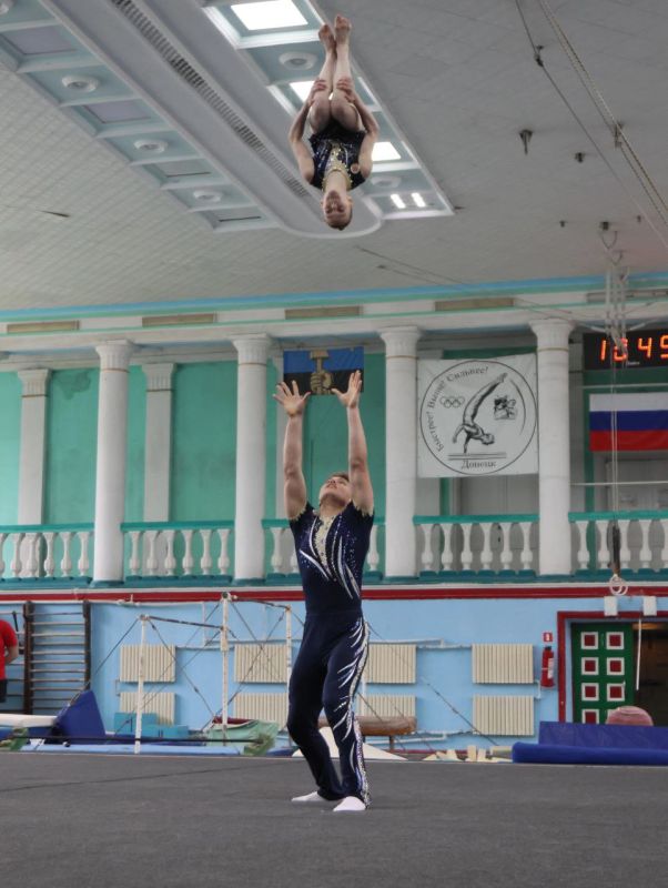 Юрий Мартынов: На выходных в Донецке прошли чемпионат и первенство Республики по спортивной акробатике Юрий Мартынов: На выходных в Донецке прошли чемпионат и первенство Республики по спортивной акробатике