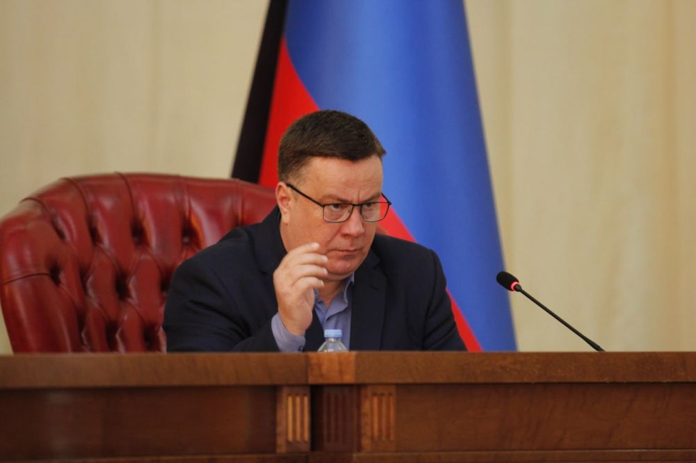 Денис Машков: Сегодня, 14 апреля, состоялось 60-е пленарное заседание Народного Совета Донецкой Народной Республики I созыва Денис Машков: Сегодня, 14 апреля, состоялось 60-е пленарное заседание Народного Совета Донецкой Народной Республики I созыва