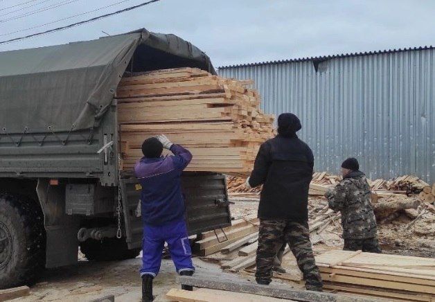 Предприниматели Вологодской области передали партию пиломатериала в зону СВО Предприниматели Вологодской области передали партию пиломатериала в зону СВО
