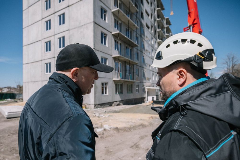Олег Моргун: Ознакомился с ходом восстановления многоквартирного дома по бульвару Шевченко, 76. Девятиэтажный дом получил серьезные конструктивные повреждения в марте 2022 года Олег Моргун: Ознакомился с ходом восстановления многоквартирного дома по бульвару Шевченко, 76. Девятиэтажный дом получил серьезные конструктивные повреждения в марте 2022 года