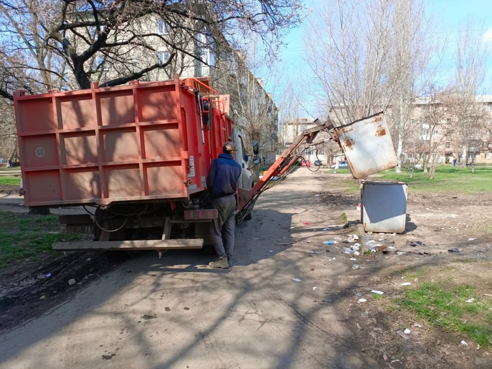 Горловским филиалом ГУП ДНР «ДОНСНАБКОМПЛЕКТ» ежедневно, производится работа по вывозу твердых коммунальных отходов согласно утвержденного графика с территории города на полигон Горловским филиалом ГУП ДНР «ДОНСНАБКОМПЛЕКТ» ежедневно, производится работа по вывозу твердых коммунальных отходов согласно утвержденного графика с территории города на полигон