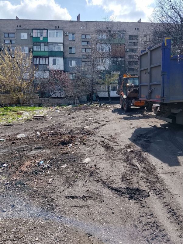Сергей Желновач: Региональный оператор по вывозу твердых коммунальных отходов «Донснабкомплект», продолжает свою работу на территории городского округа Дебальцево Сергей Желновач: Региональный оператор по вывозу твердых коммунальных отходов «Донснабкомплект», продолжает свою работу на территории городского округа Дебальцево