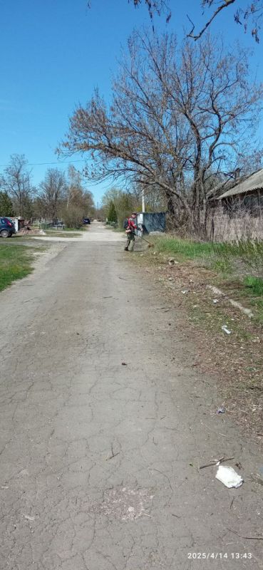 Борис Трима: В Мангушском муниципальном округе, во исполнение поручения Главы Донецкой Народной Республики Дениса Владимировича Пушилина, МБУ «Службой благоустройства ВЕКТОР» продолжаются работы по благоустройству населенных... Борис Трима: В Мангушском муниципальном округе, во исполнение поручения Главы Донецкой Народной Республики Дениса Владимировича Пушилина, МБУ «Службой благоустройства ВЕКТОР» продолжаются работы по благоустройству населенных...