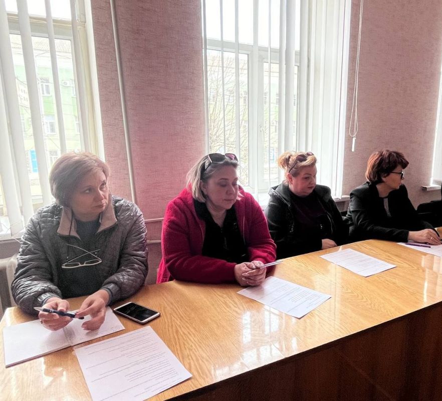 Сегодня, 14 апреля, в Центрально-Городском внутригородском районе городского округа Макеевка состоялось заседание политсовета Сегодня, 14 апреля, в Центрально-Городском внутригородском районе городского округа Макеевка состоялось заседание политсовета