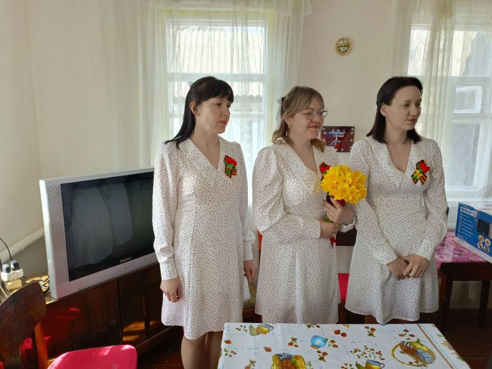 В Шахтерском округе поздравили ветерана войны и труда со 107-летием В Шахтерском округе поздравили ветерана войны и труда со 107-летием
