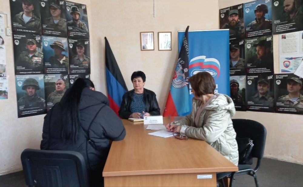 14 апреля, в общественной приемной Председателя Всероссийской политической партии «Единая Россия» Дмитрия Медведева Советского внутригородского района прием граждан провела руководитель Управы Советского внутригородского... 14 апреля, в общественной приемной Председателя Всероссийской политической партии «Единая Россия» Дмитрия Медведева Советского внутригородского района прием граждан провела руководитель Управы Советского внутригородского...