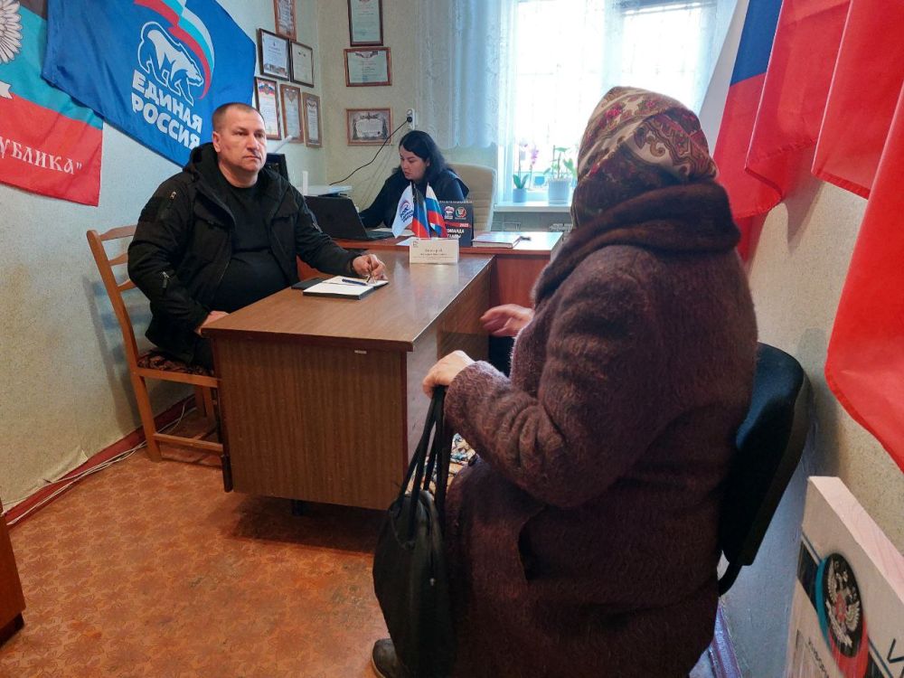 Сергей Желновач: 15 апереля 2025г., заместитель главы администрации городского округа Дебальцево Валерий Бессараб, провёл личный прием граждан в местной общественной приёмной Дебальцевского местного отделения Партии "Единая... Сергей Желновач: 15 апереля 2025г., заместитель главы администрации городского округа Дебальцево Валерий Бессараб, провёл личный прием граждан в местной общественной приёмной Дебальцевского местного отделения Партии "Единая...